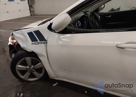 2015 Dodge Dart Sxt z USA, uszkodzony, nr VIN 1C3CDFBB0FD351077